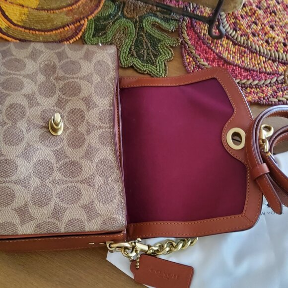 Coach Cassie 19 In Signature and Tan 89089 - Picture 8 of 10